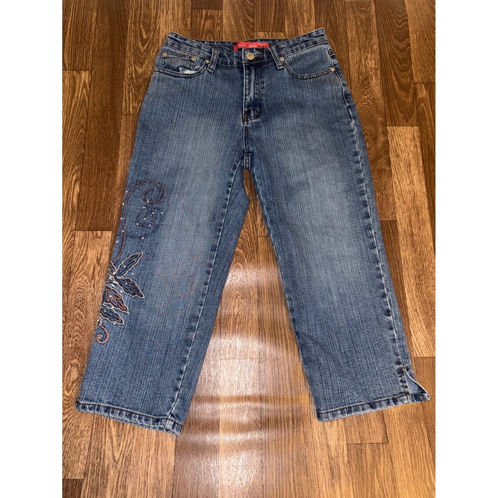 Cosmopolitan Jeanswear Womens 4P Blue Embroidered Beaded Cropped Capri Jeans